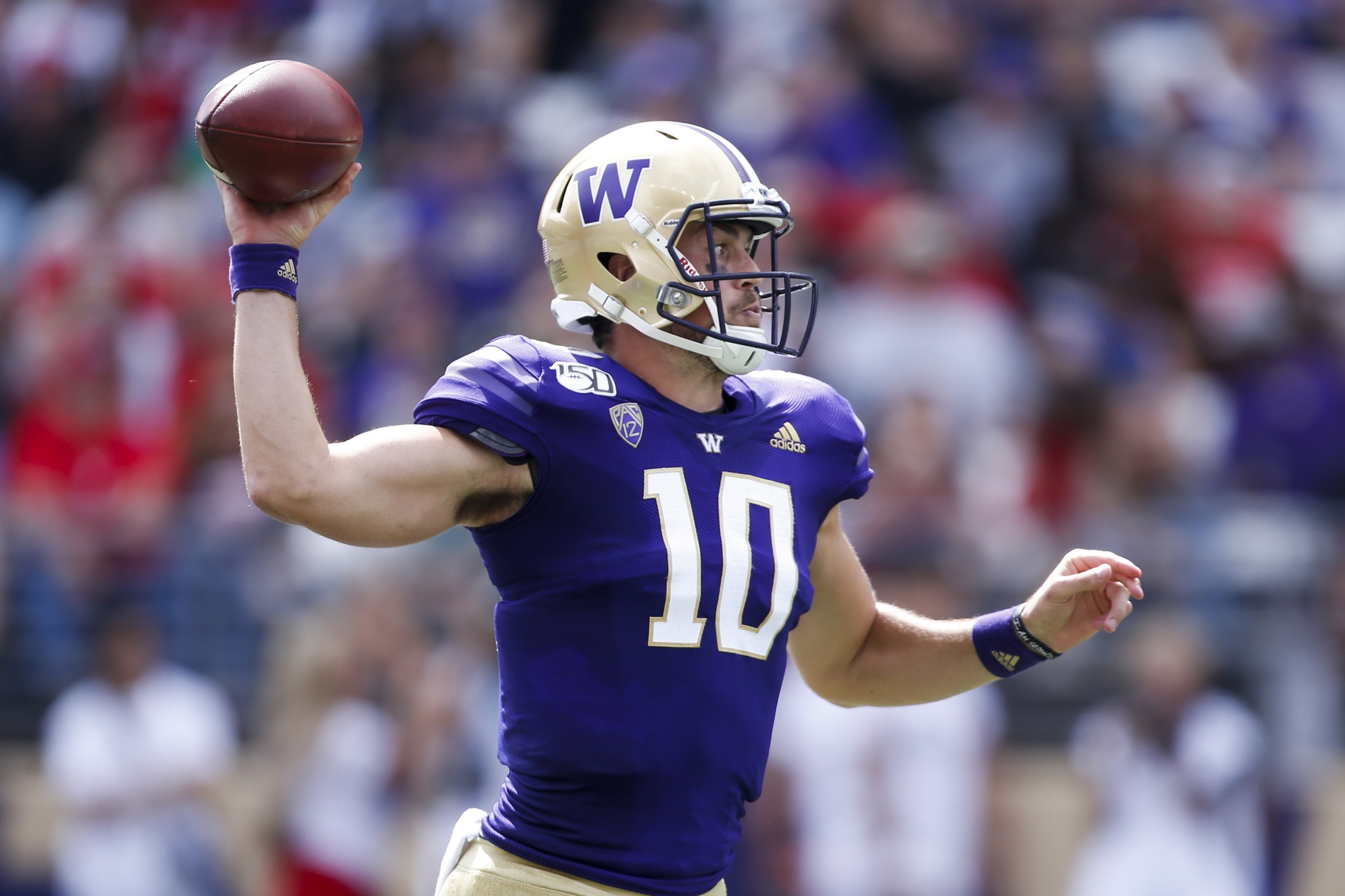 college-jacob-eason-looked-right-at-home-in-first-action-with-washington