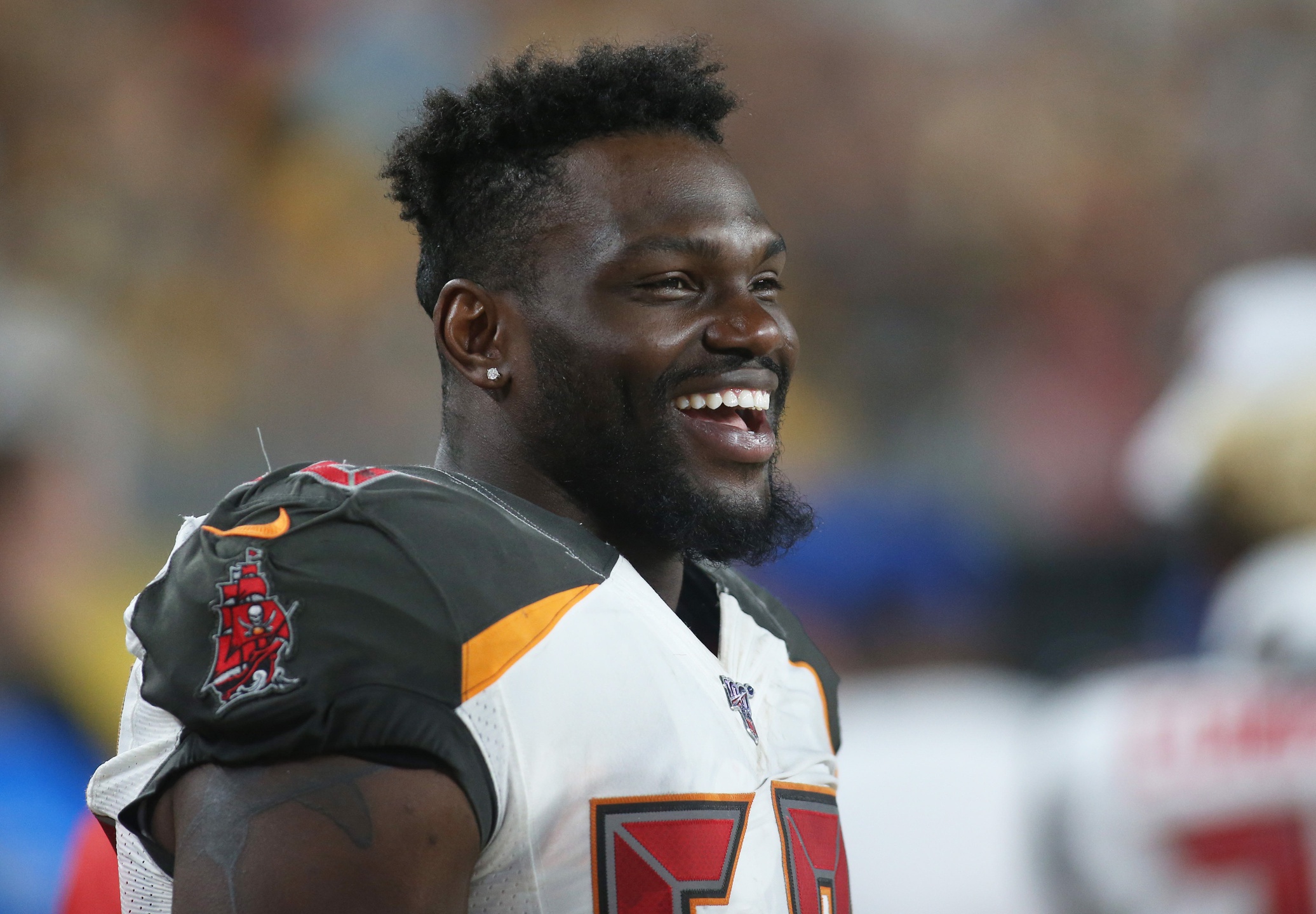 pro-shaquil-barretts-hot-start-to-the-year-gives-him-a-shot-at-the-single-season-sack-record