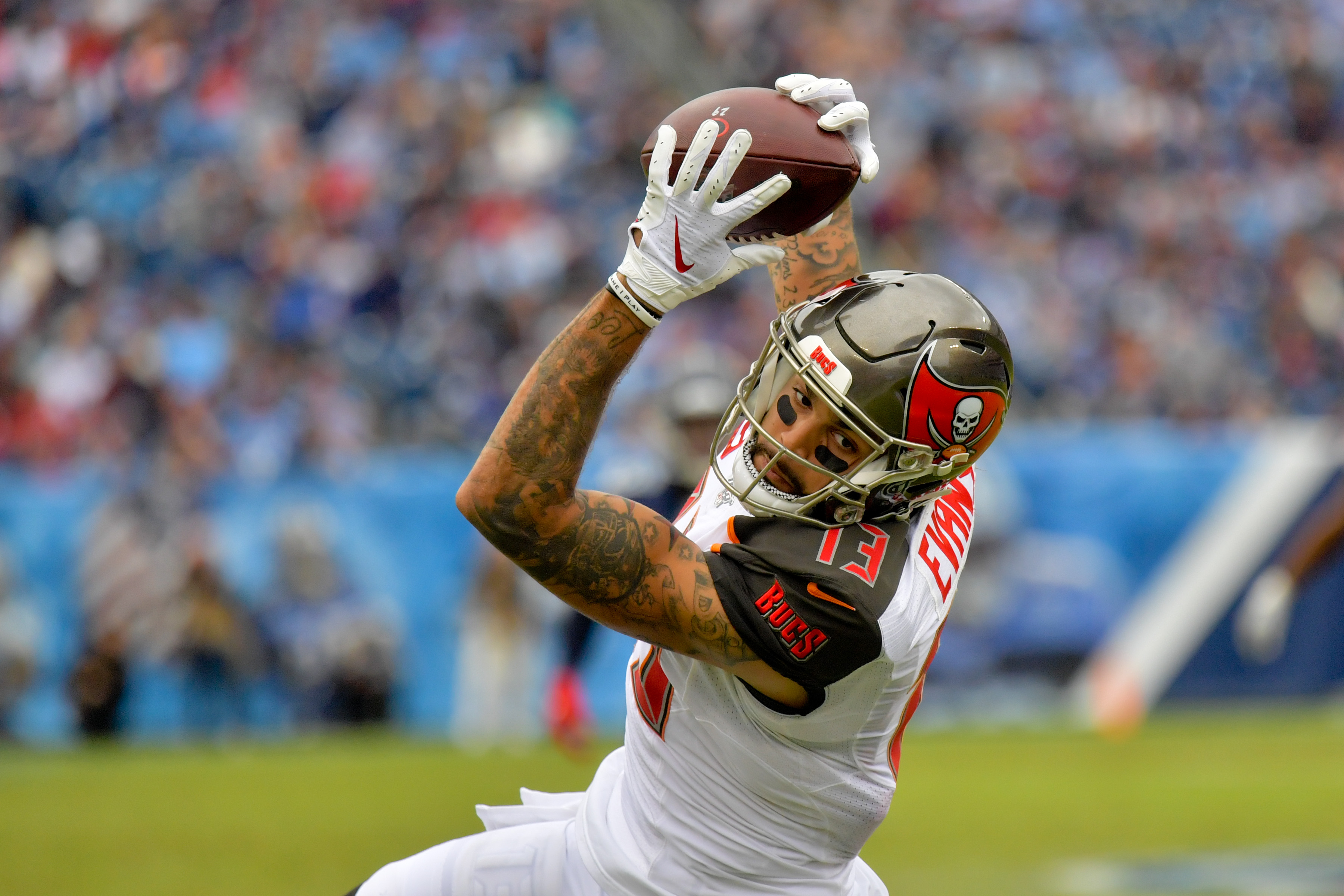 TAMPA, FL - JUL 29: Tampa Bay Buccaneers wide receiver Breshad Perriman  (16) catches a pass during the Tampa Bay Buccaneers Training Camp on July  29, 2022 at the AdventHealth Training Center