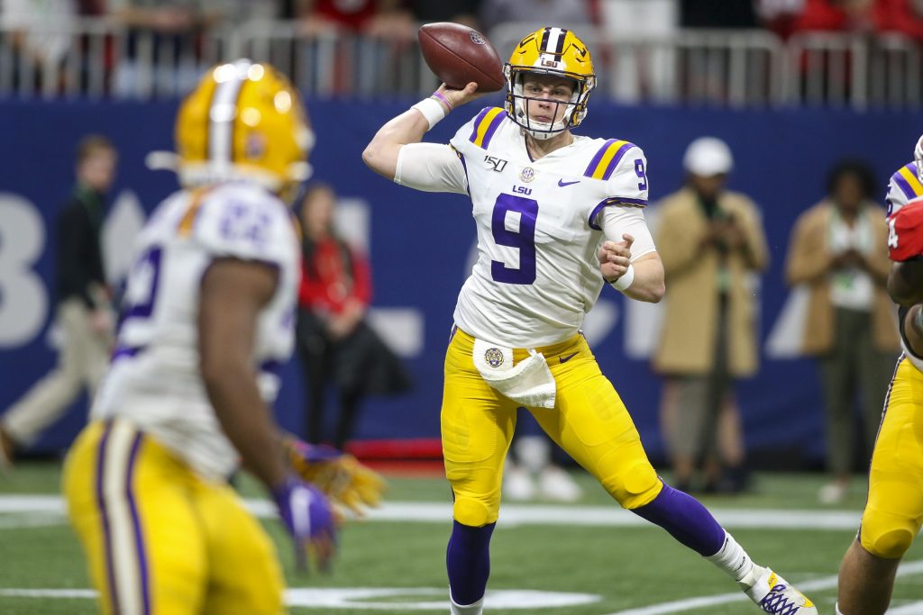 LSU quarterback Joe Burrow targets running back Clyde Edwards-Helaire behind the line of scrimmage and to his right against the University of Georgia.