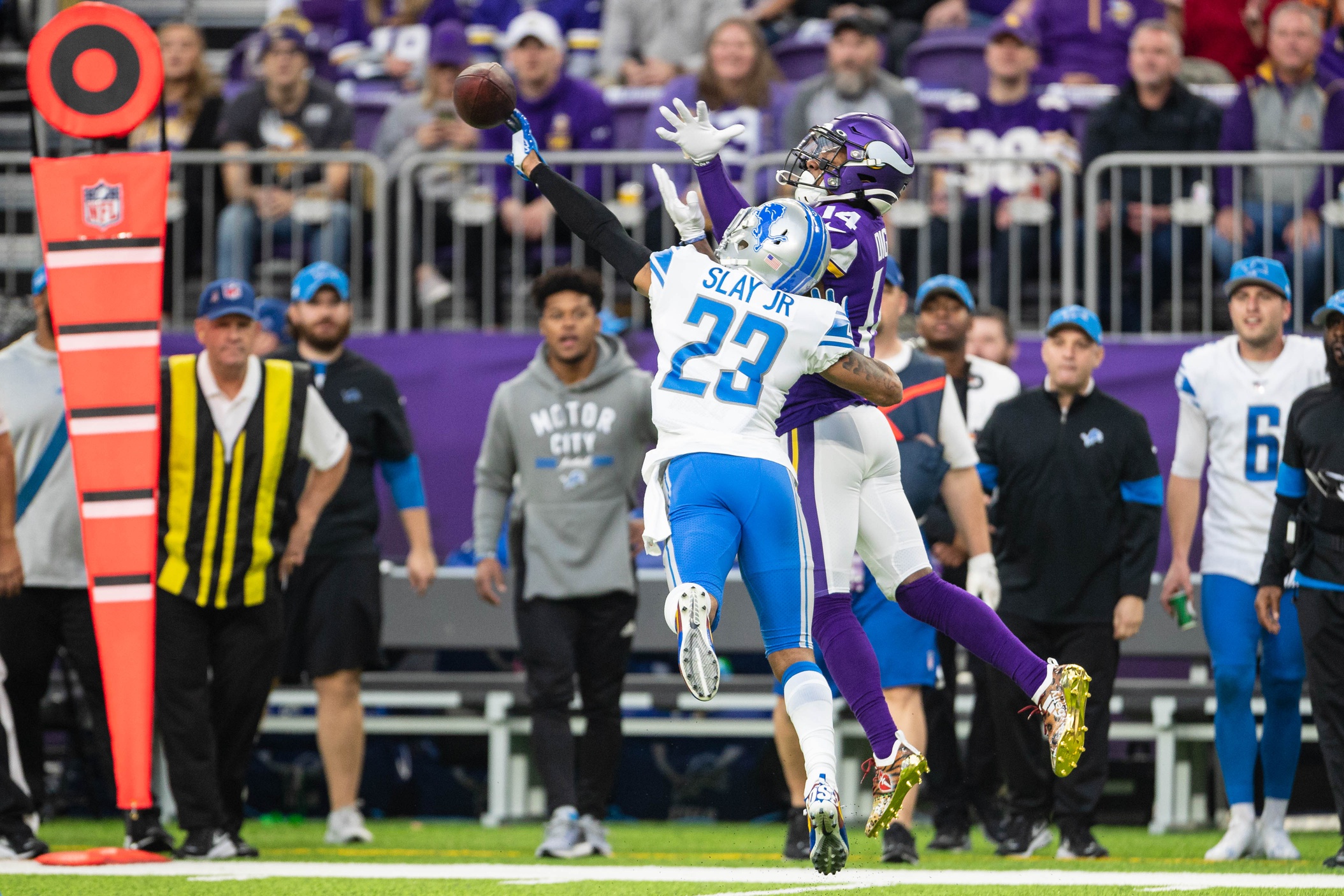 PFF Stat Chat: Lions CB Darius Slay, PFF News & Analysis