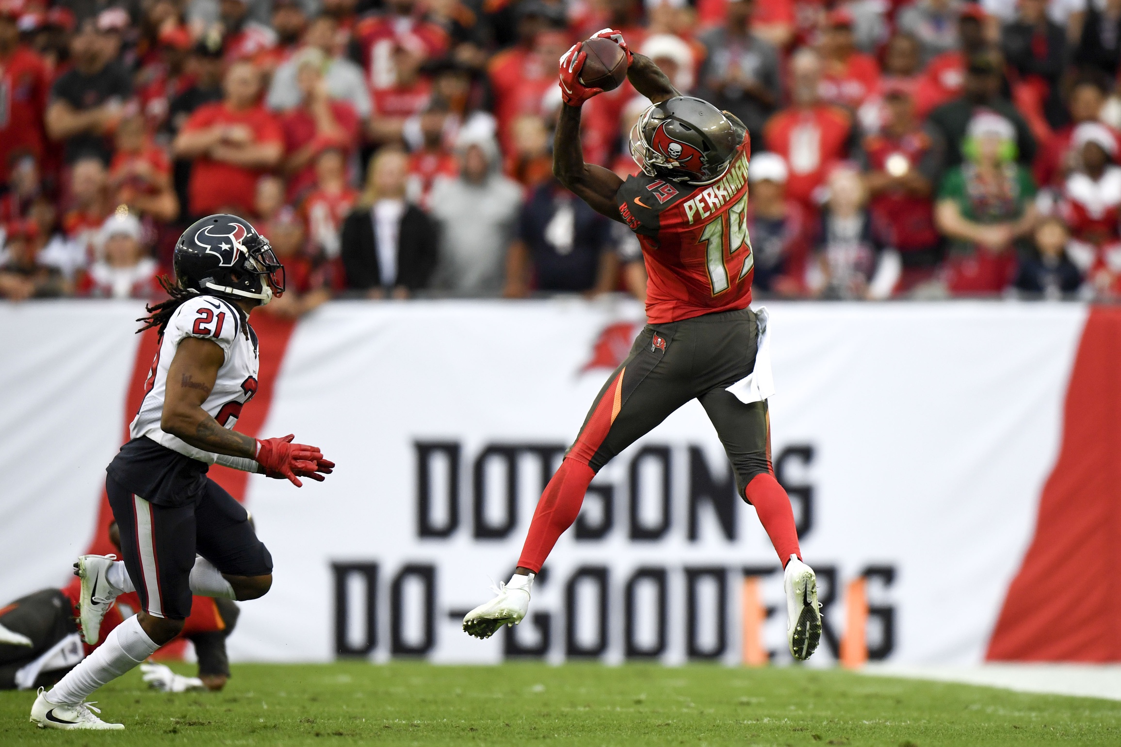 Tampa, Florida, USA. 30th Dec, 2018. Atlanta Falcons cornerback Brian Poole  (34) during the game between the Atlanta Falcons and the Tampa Bay  Buccaneers at Raymond James Stadium in Tampa, Florida. Atlanta