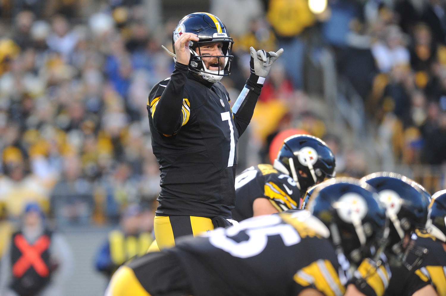 Steelers' Twitter account, Ramon Foster jab Bengals after OT win