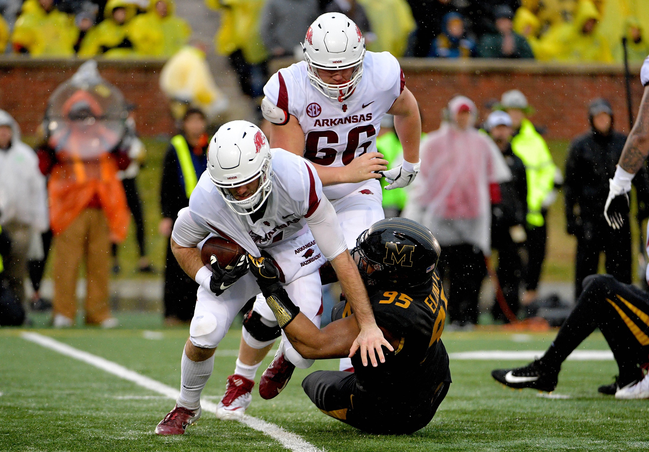 PFF 2020 NFL Mock Draft Projects Oregon QB Justin Herbert to the Colts -  Stampede Blue