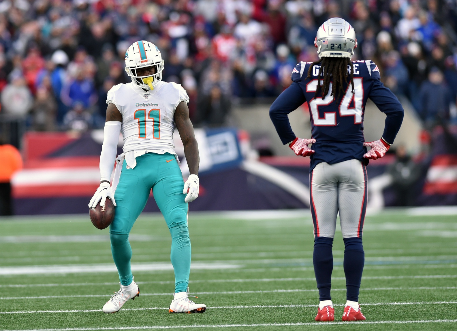 Patriots acquire WR DeVante Parker in rare trade with Dolphins