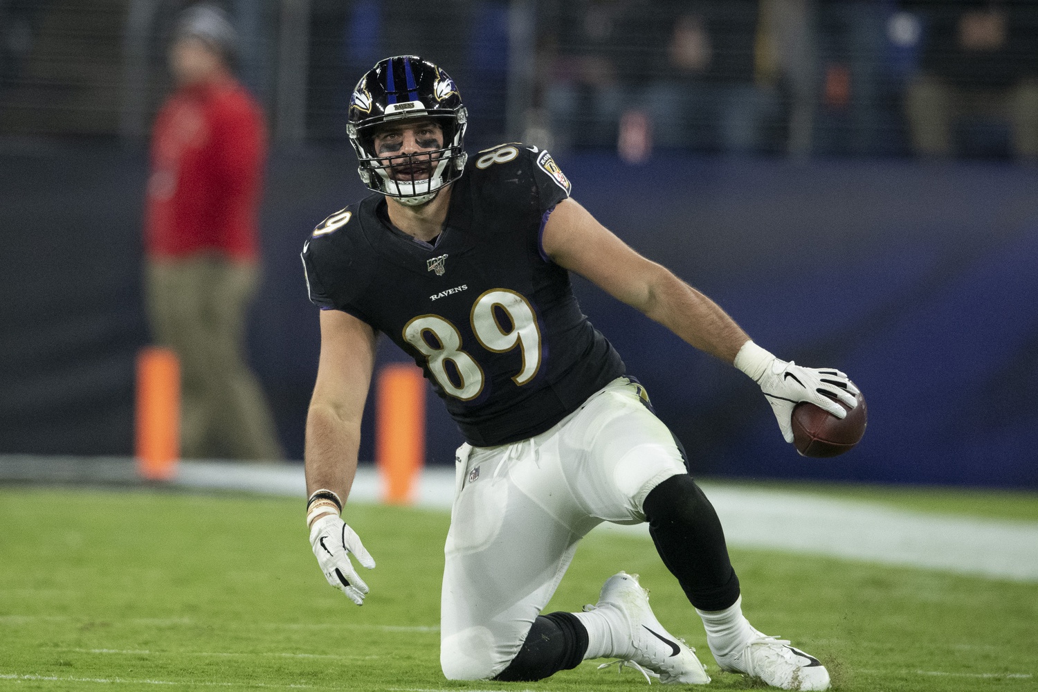 Baltimore Ravens tight end Mark Andrews (89) runs after the catch