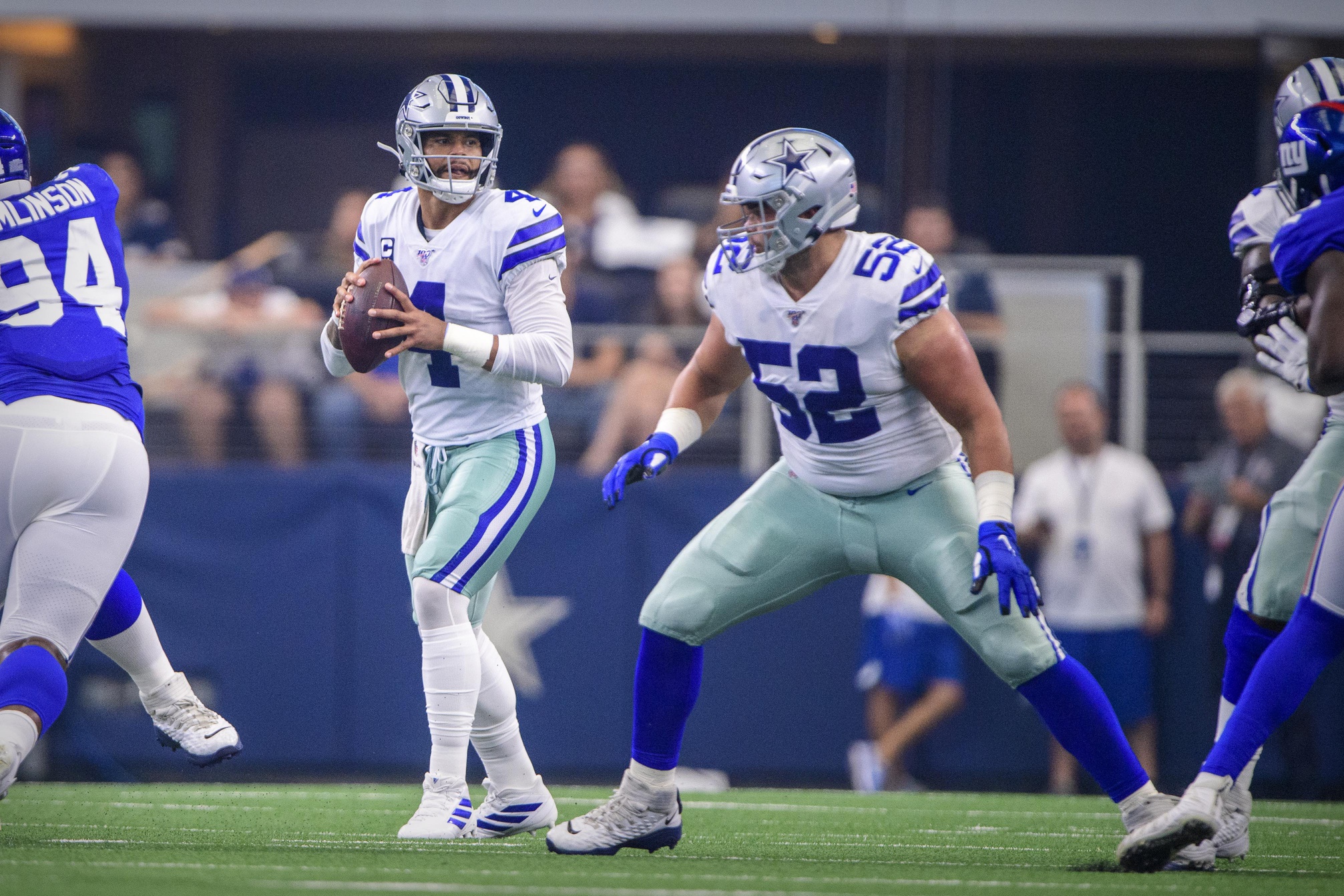 Dallas Cowboys: Leighton Vander Esch, Blake Jarwin injuries take toll