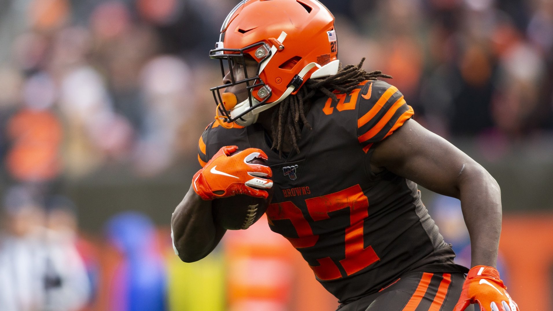 9 running backs to target in fantasy football drafts when going wide