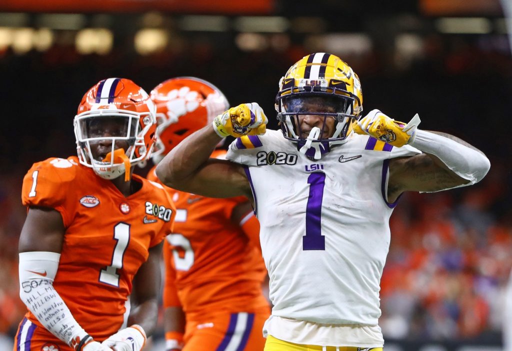 LSU Football on X: The Best Receiver in the Country Ja'Marr Chase is the  winner of the 2019 Biletnikoff Award!  / X