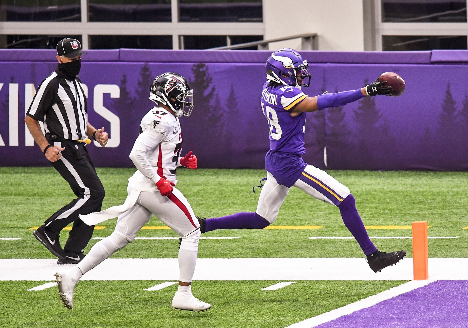 Minnesota Vikings: Studs and duds in Week 6 vs. Falcons