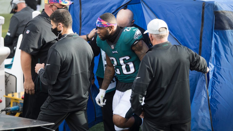 Baker Mayfield evaluated in medical tent, returns to game