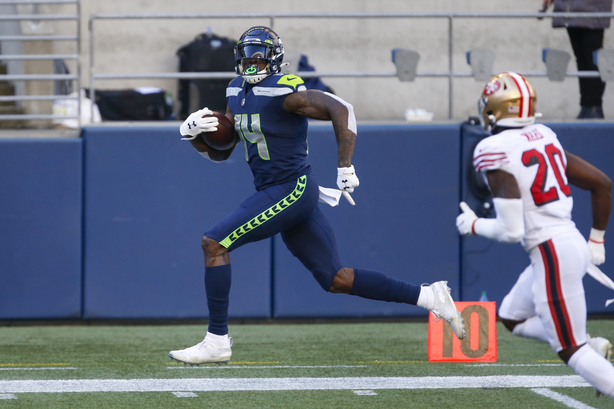 Seahawks WR DK Metcalf leads league in receiving yards at 1039