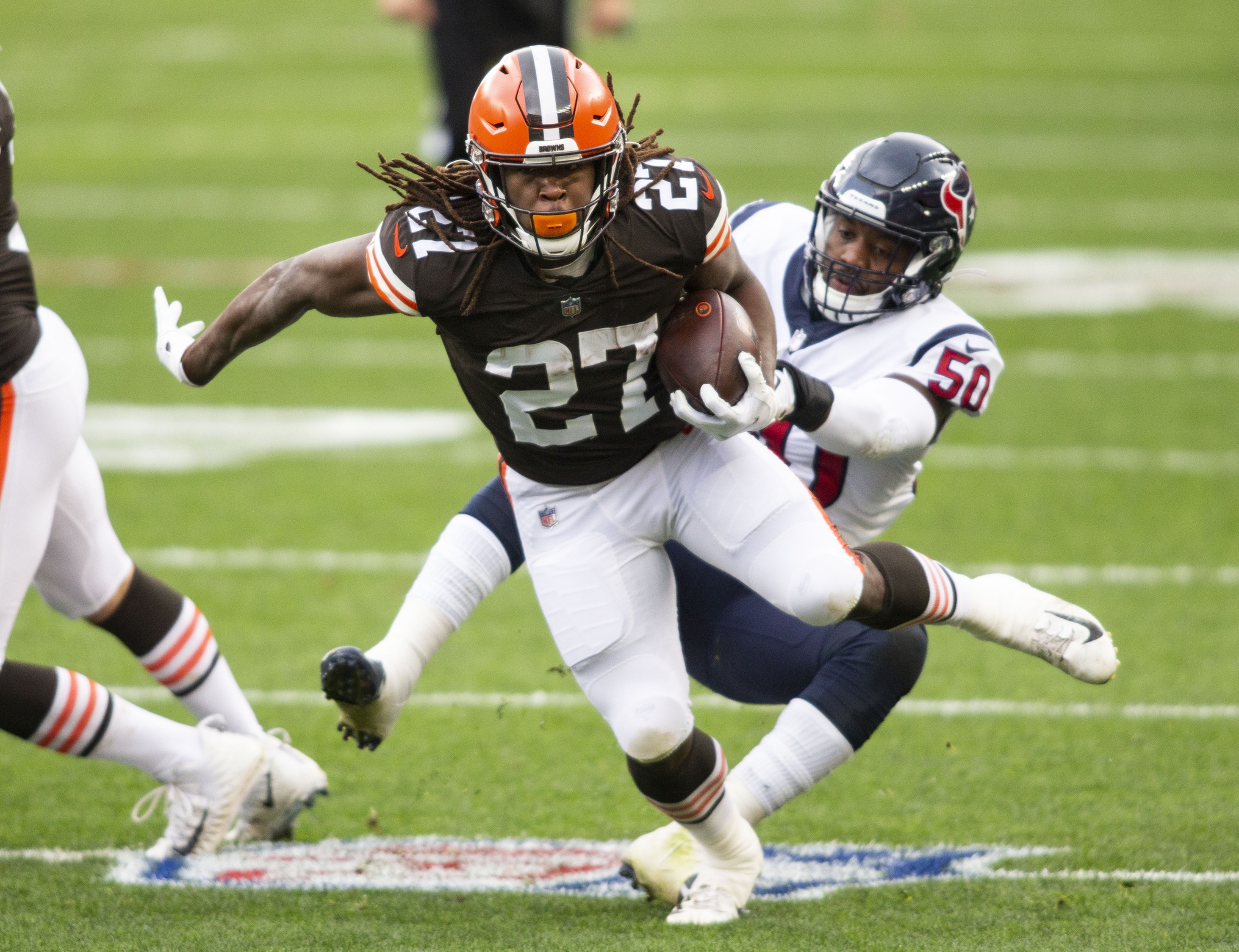 Browns vs. Texans game in weather delay due to high winds and hail