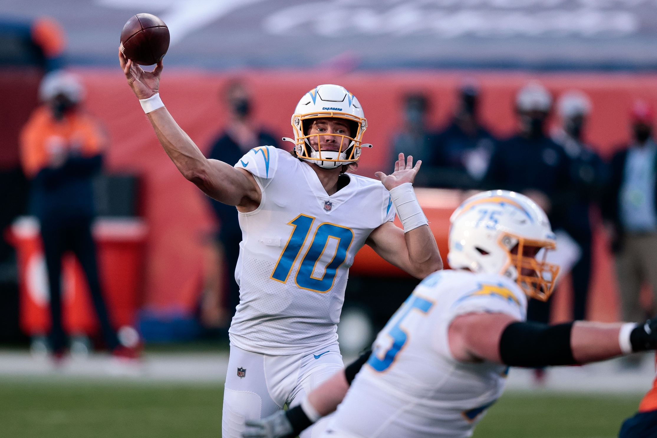 NFL Week 14 PFF ReFocused: Los Angeles Chargers 20, Atlanta