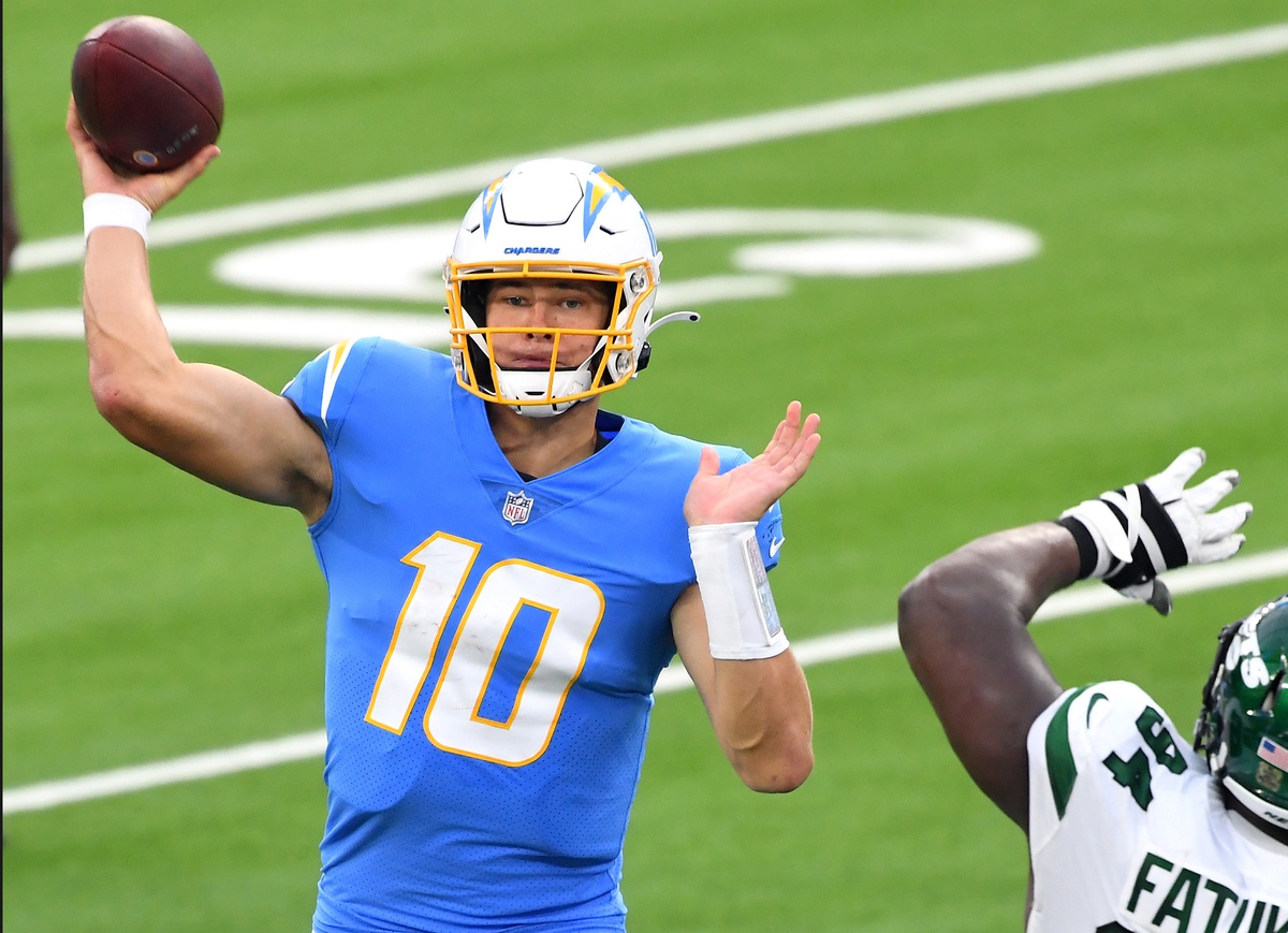 Watch: Los Angeles Chargers' Justin Herbert throws his second touchdown  pass against the Atlanta Falcons 