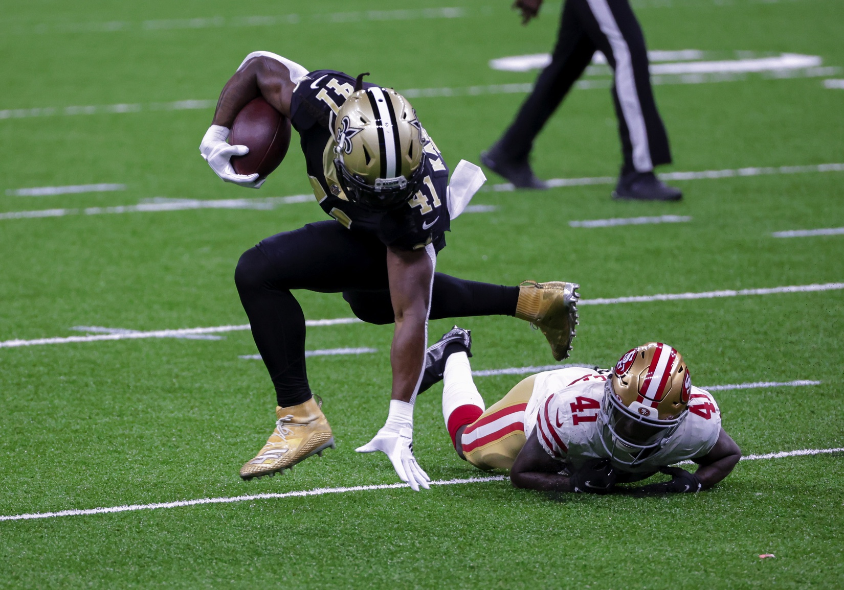 Alvin Kamara had the best reaction to Taysom Hill's win-sealing TD run