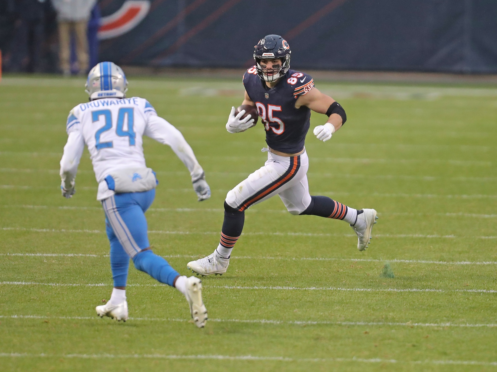 CHICAGO, IL - SEPTEMBER 25: Chicago Bears tight end Cole Kmet (85