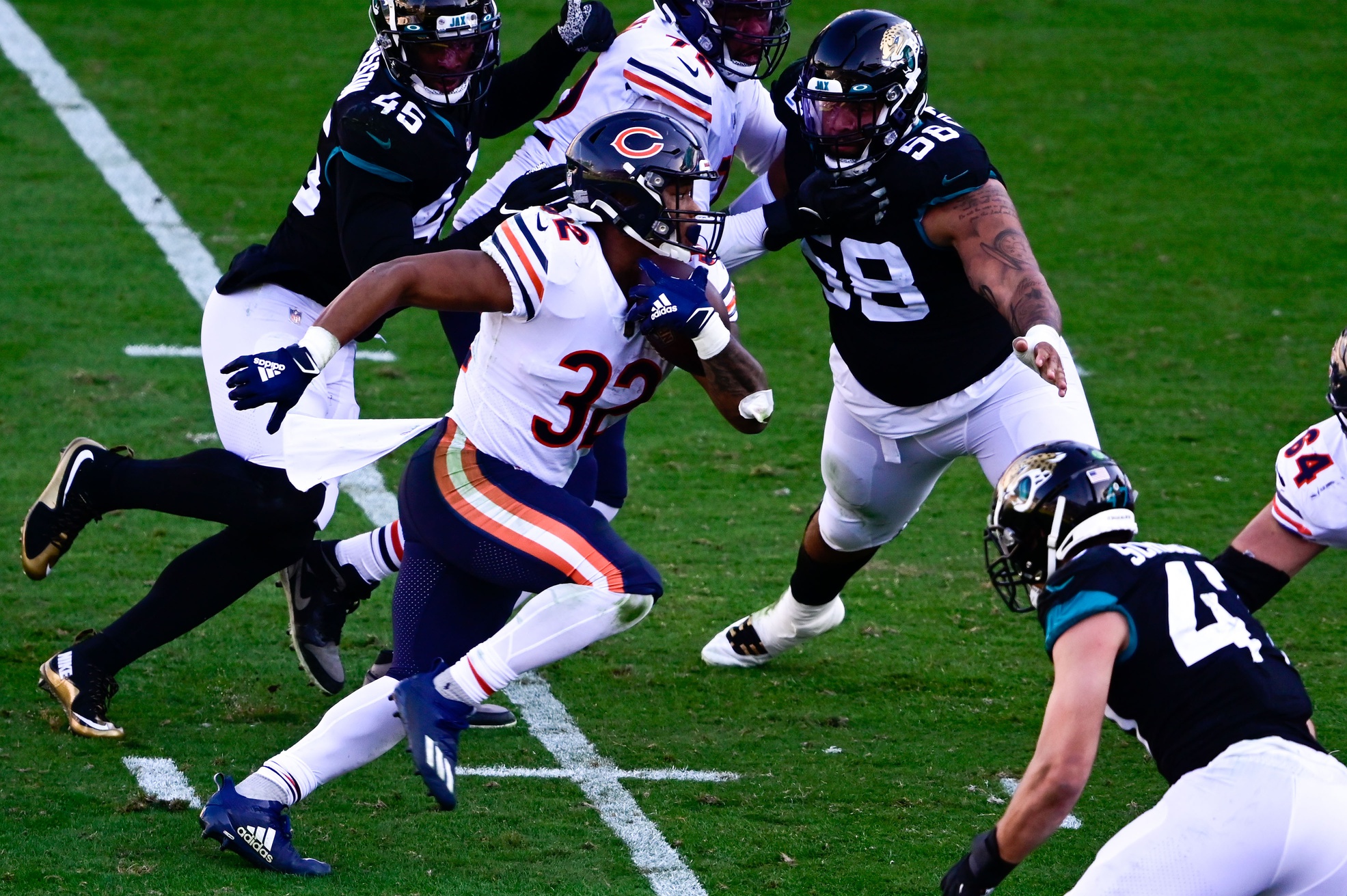 Jacksonville, FL, USA. 27th Dec, 2020. Chicago Bears quarterback Mitchell  Trubisky (10) during 1st half NFL football game between the Chicago Bears  and the Jacksonville Jaguars at TIAA Bank Field in Jacksonville