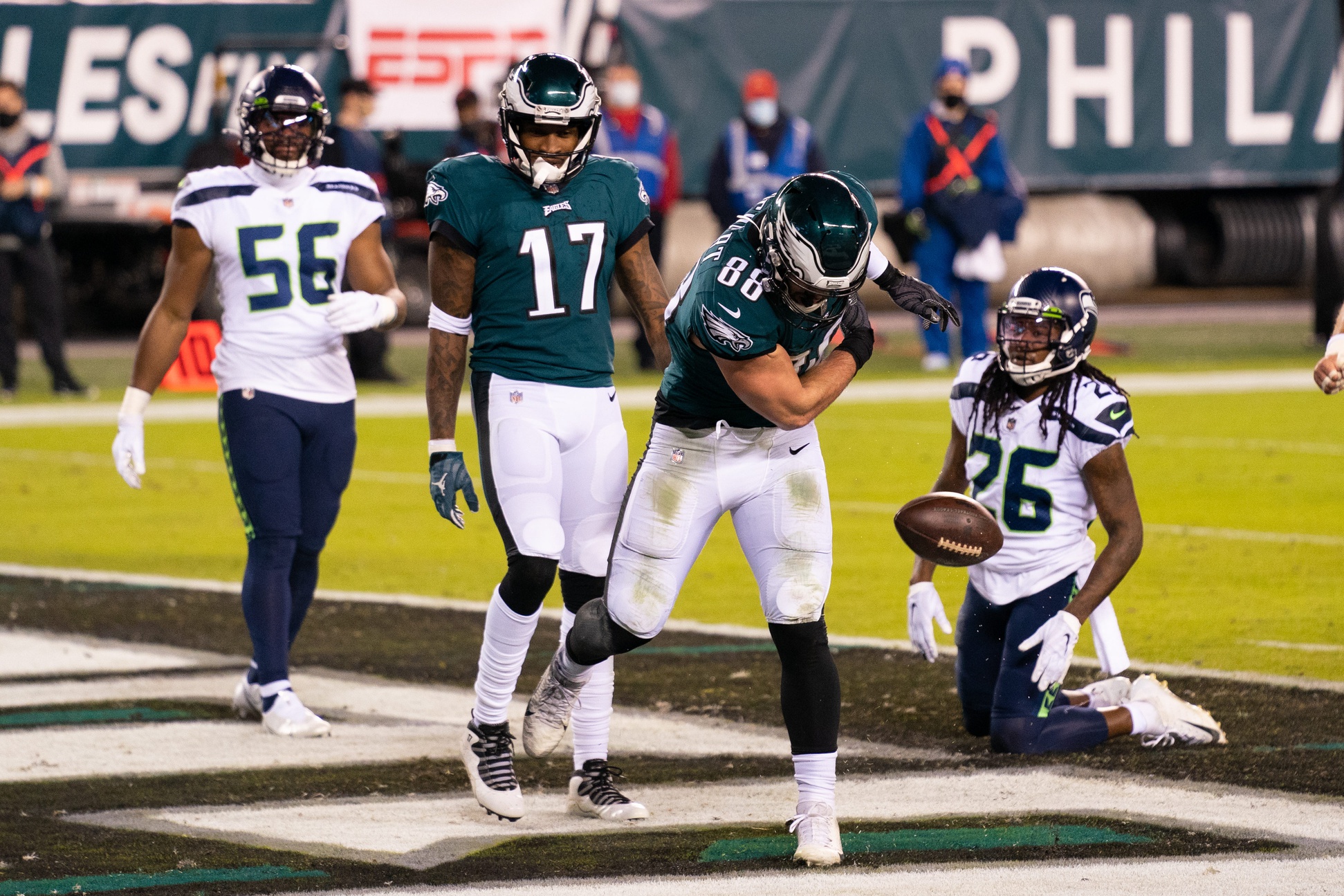 fantasy-football-dfs-week-13-tournament-leverage-plays-2020