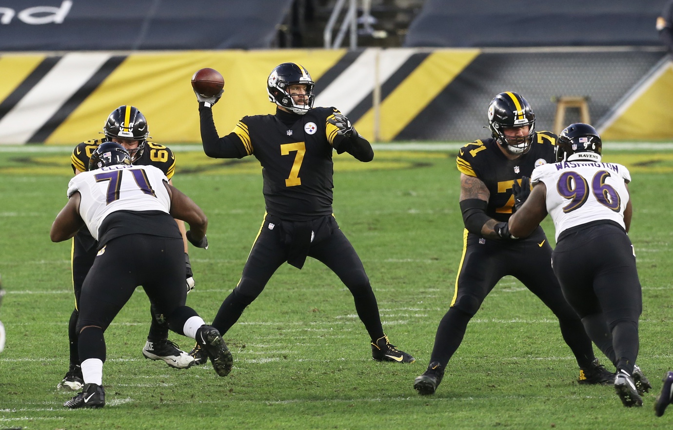 Steelers sign new contract with Roethlisberger for 2021 season