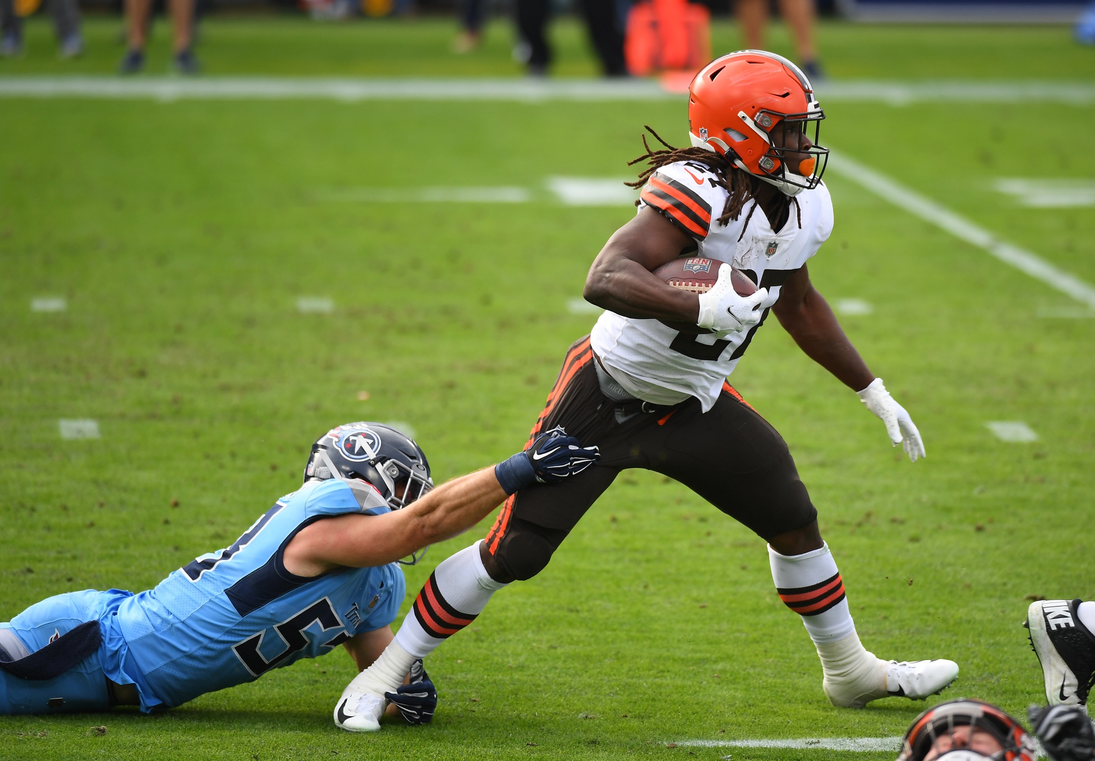 The Cleveland Browns lead the Titans 13-3 at halftime! 