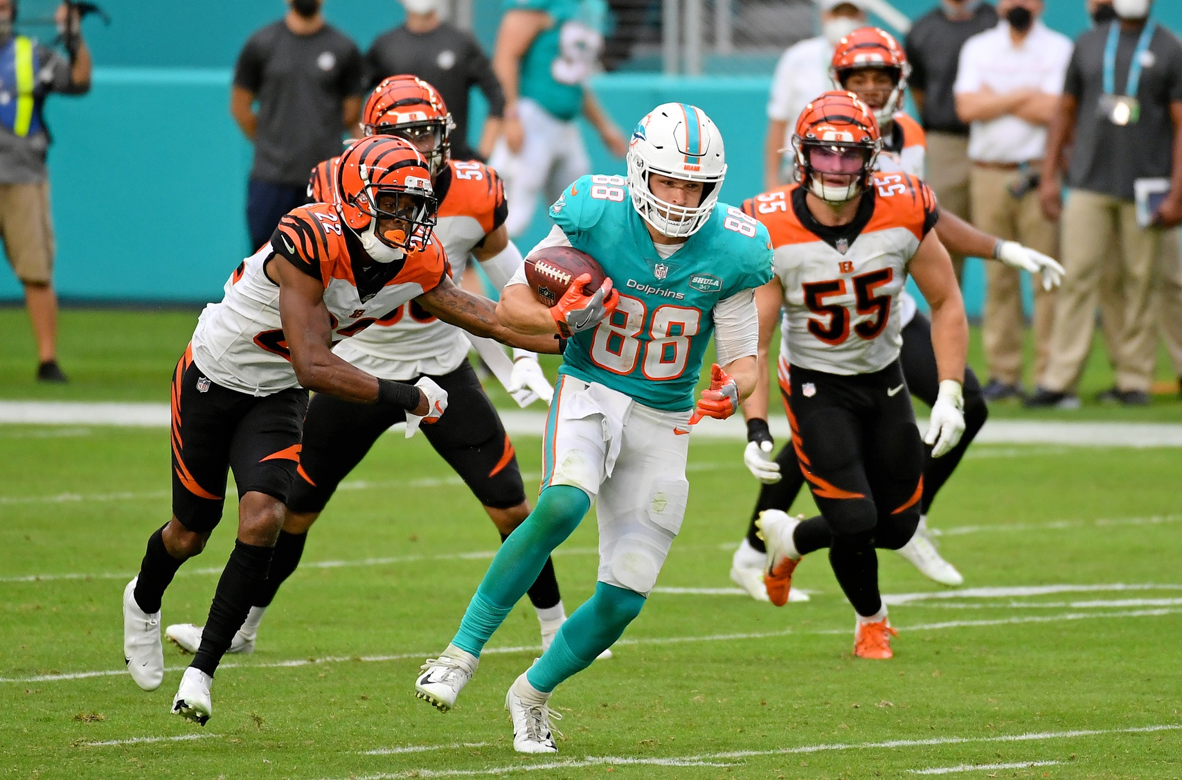 fantasy-football-dfs-week-14-tournament-leverage-plays-2020