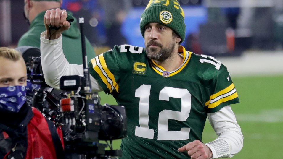 Aaron Rodgers, Packers dominate Washington in NFC wild card game