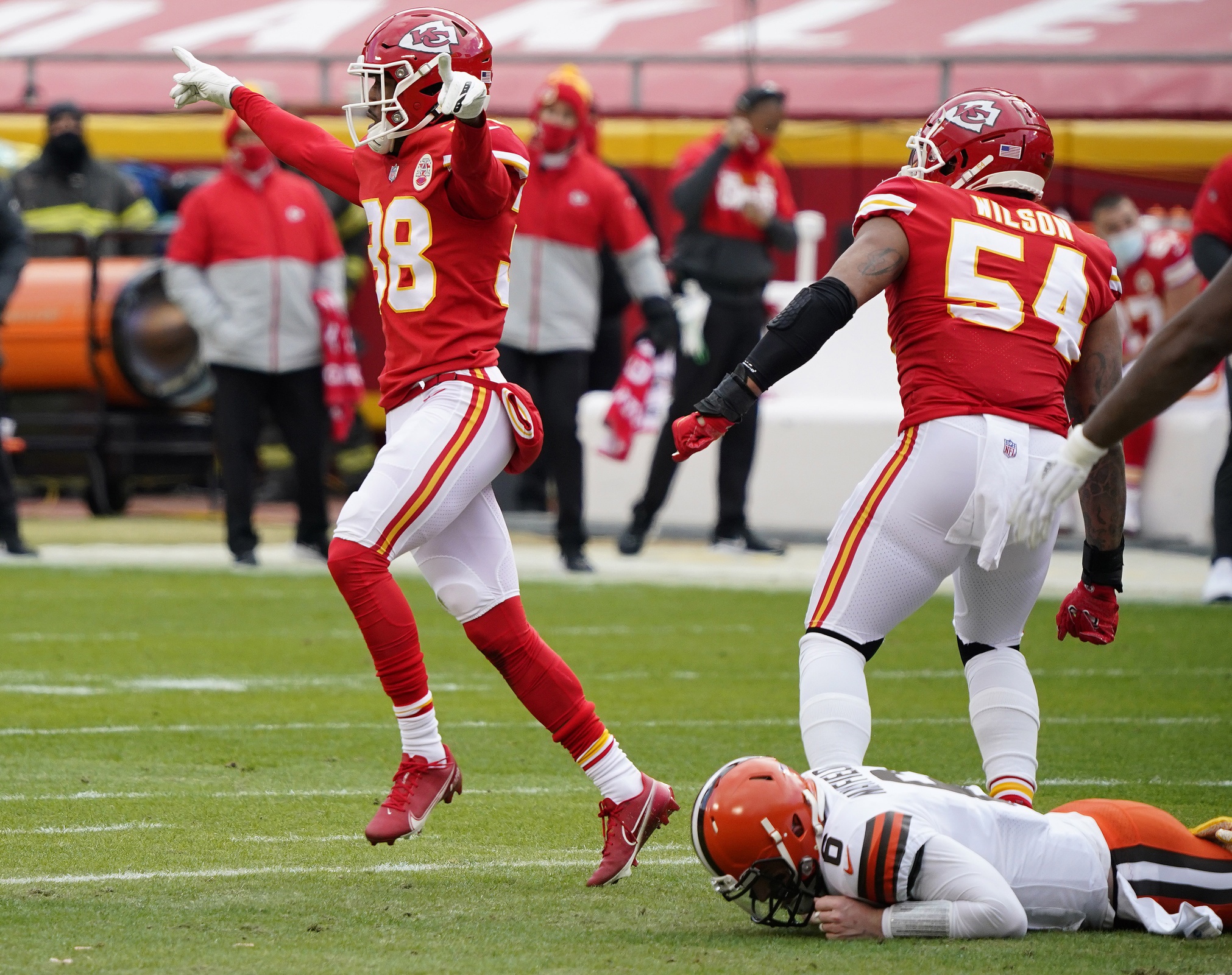 Browns' Mack Wilson and Chiefs' Dan Sorensen not fined for hits on