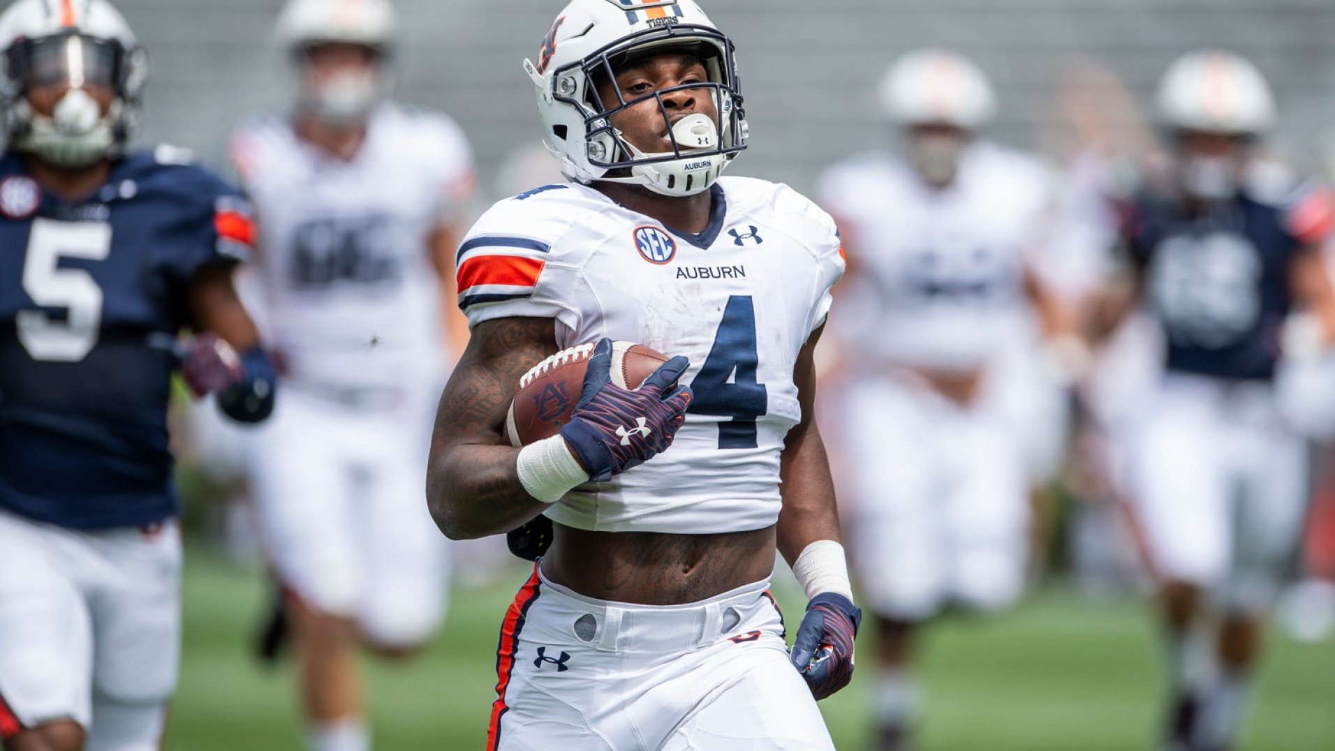 College Football Ranking the top 10 returning RBs in 2021 and a