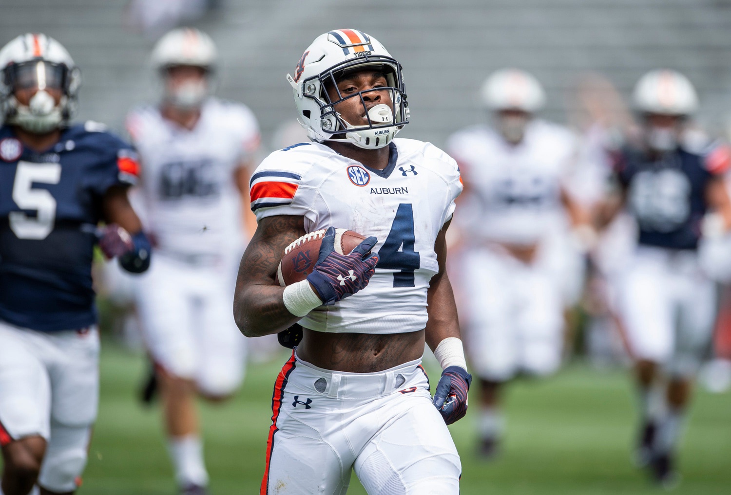 college-football-ranking-the-top-10-returning-rbs-in-2021-and-a-sleeper-to-watch