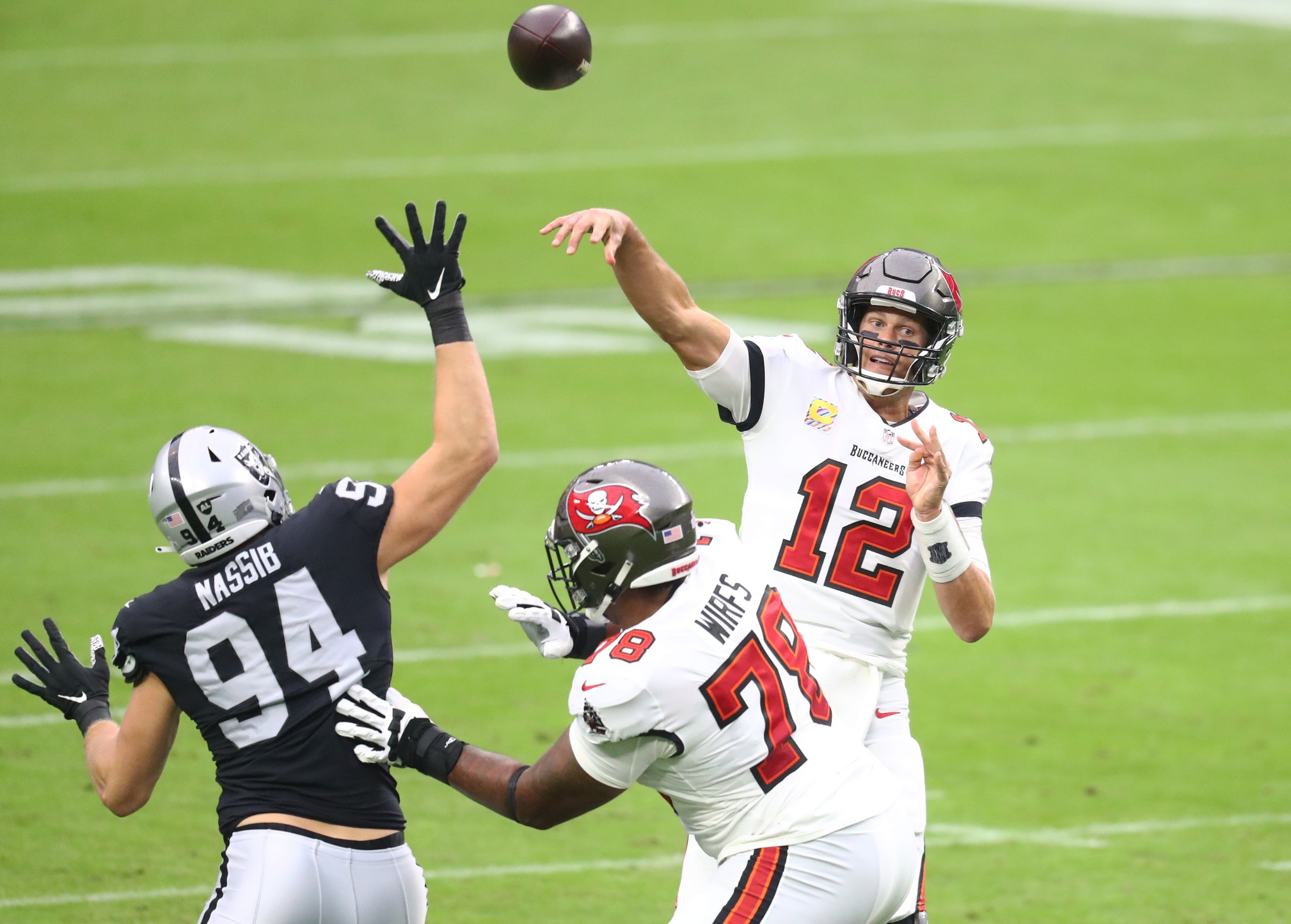 nfl-tom-brady-tampa-bay-buccaneers-declining
