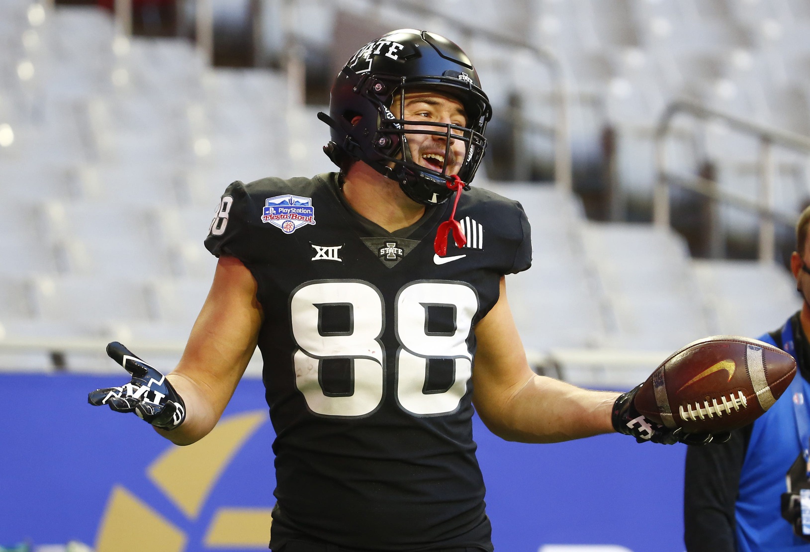 college-football-ranking-the-top-10-returning-tes-in-2021-plus-a-sleeper-to-watch
