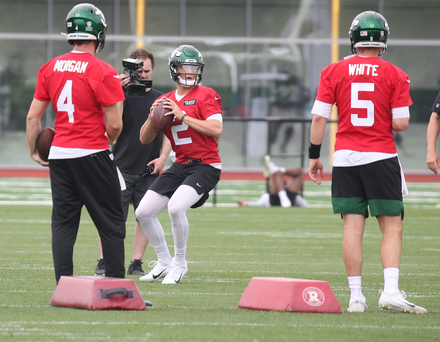 Zach Wilson Struggles, Throw INTs During New York Jets' Green & White  Practice