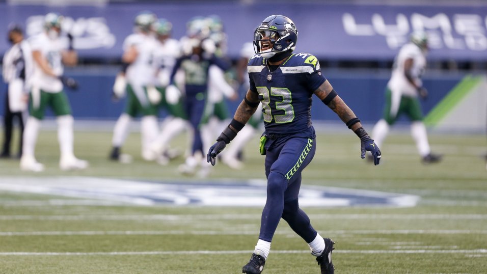 Seattle Seahawks strong safety Jamal Adams (33) closes in on a