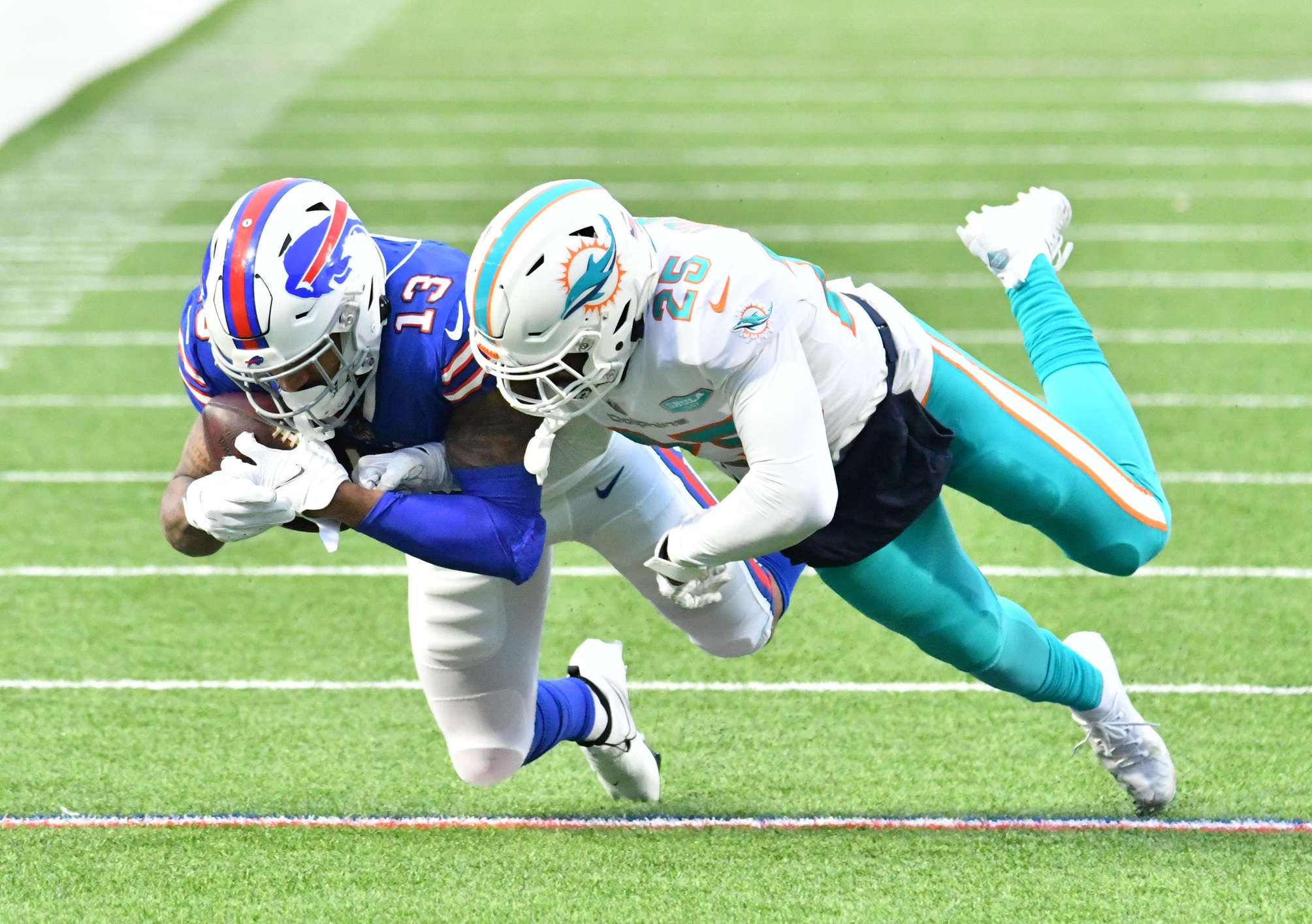 Miami Dolphins All-Pro cornerback Xavien Howard requests a trade