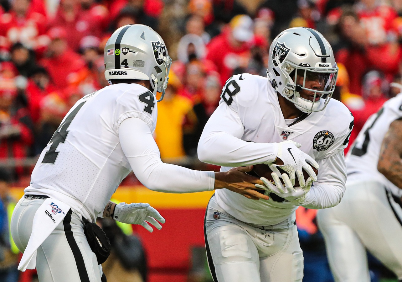 fantasy-football-week-18-draftkings-sunday-night-football-showdown-los-angeles-chargers-las-vegas-raiders