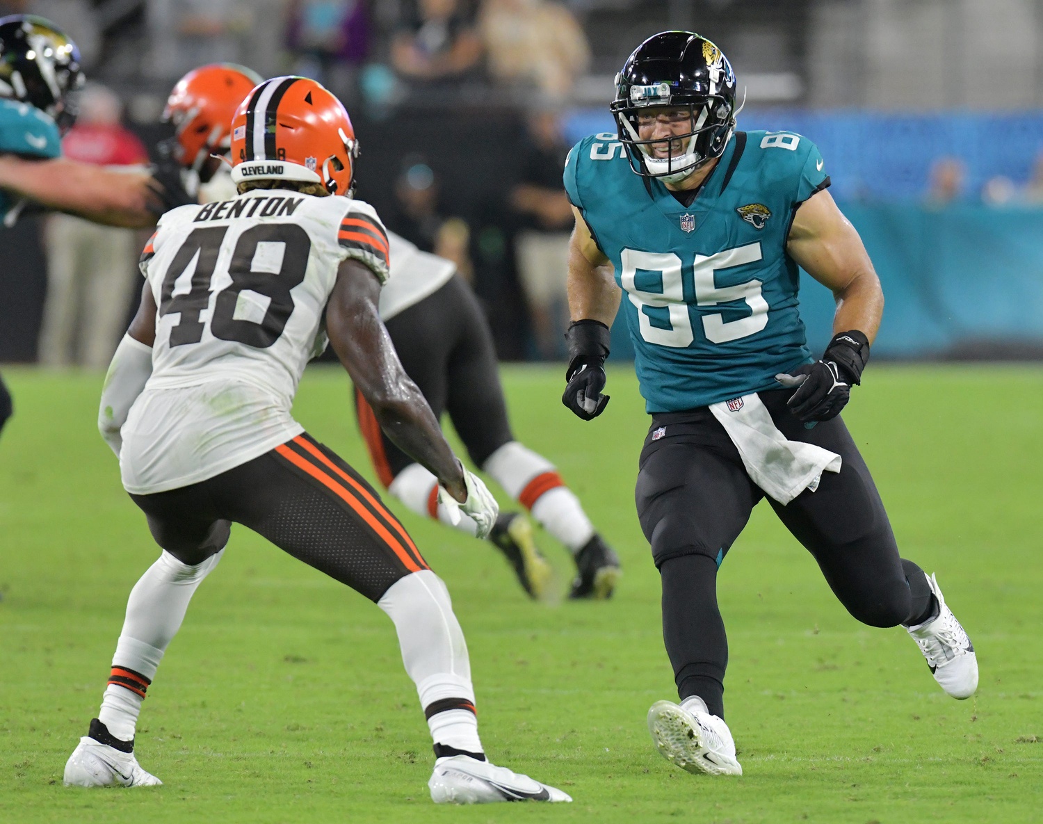 Jacksonville Jaguars tight end Tim Tebow (85) tries to get open while being defended by Cleveland Browns safety Elijah…