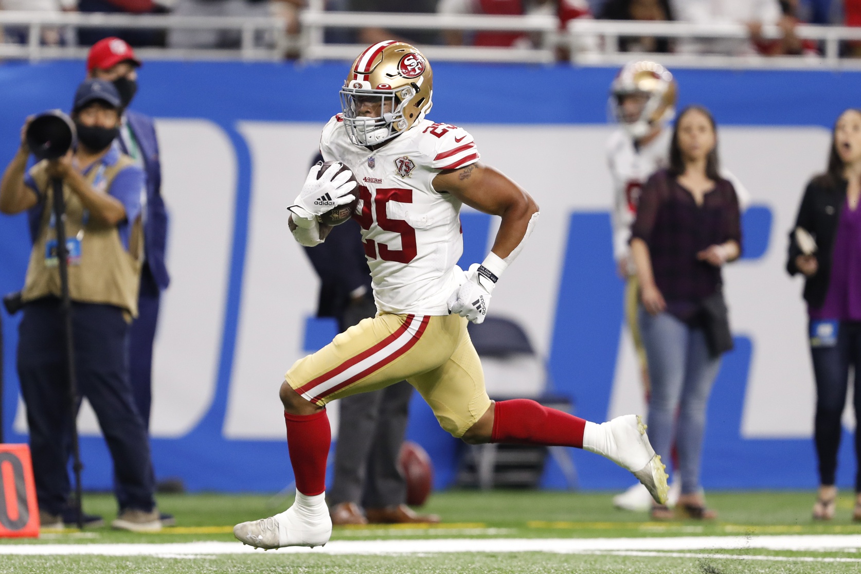 fantasy-football-early-week-2-waiver-wire-targets-elijah-mitchell-tim-patrick-2021