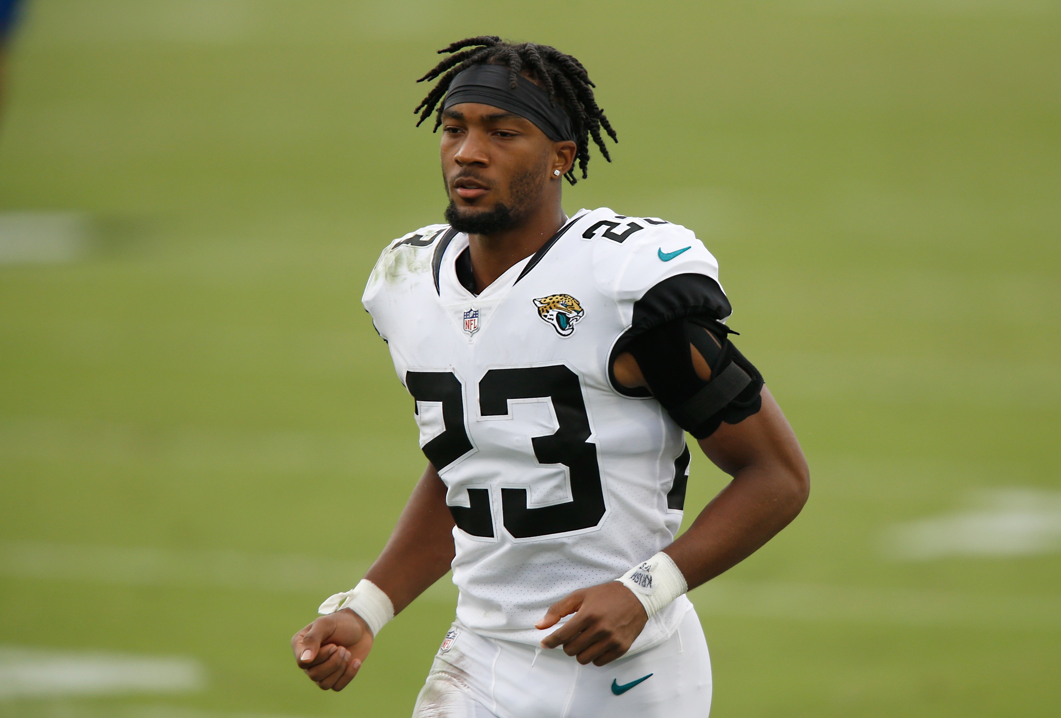 nfl-jacksonville-jaguars-trade-cj-henderson-carolina-panthers