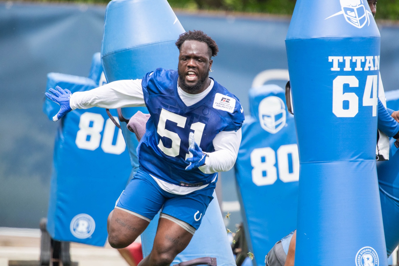 Zaven Collins gets work with edge rushers in OTAs