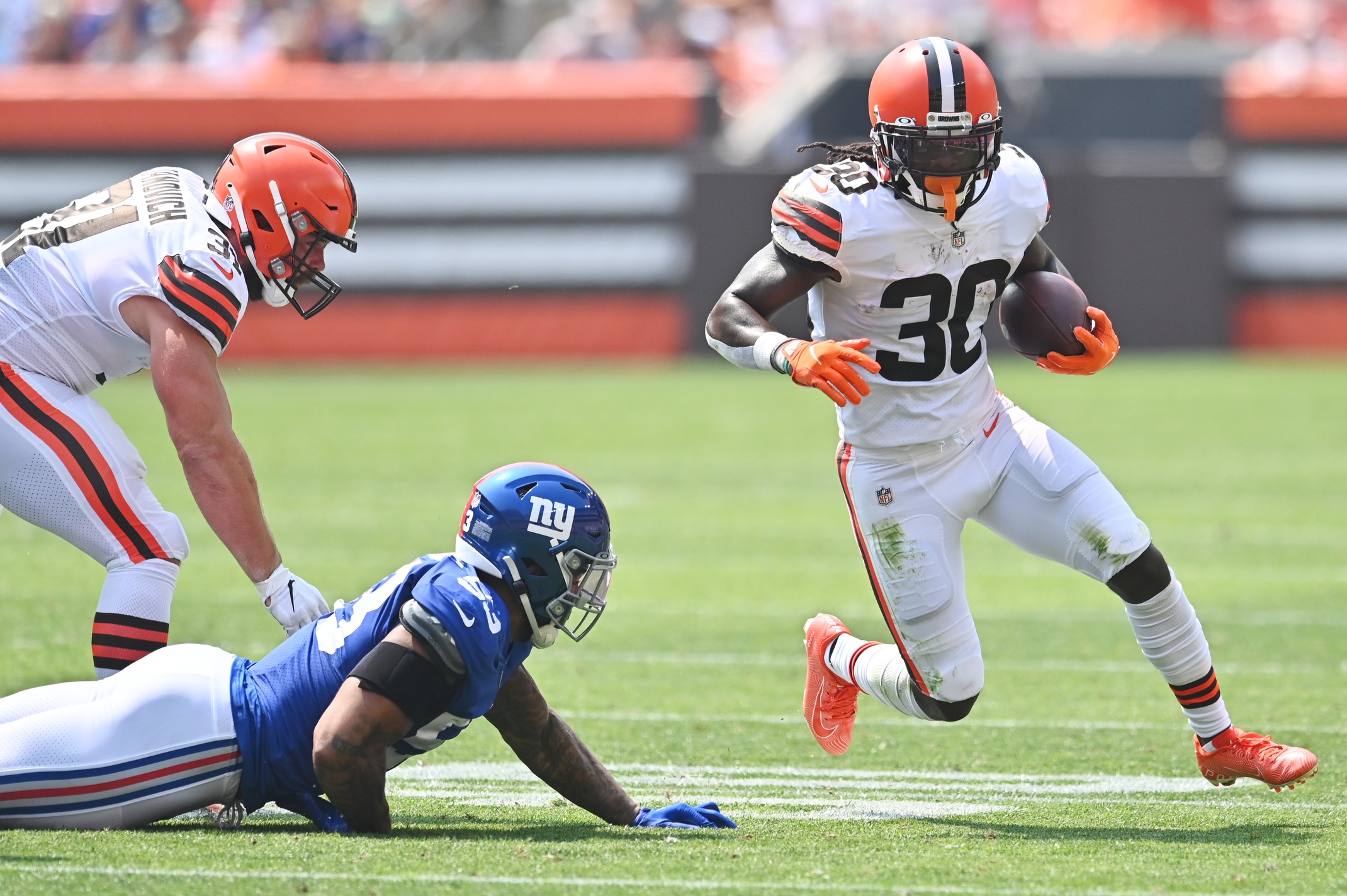 fantasy-football-early-week-7-waiver-wire-targets-cleveland-browns-dernest-johnson-baltimore-ravens-rashod-bateman-2021