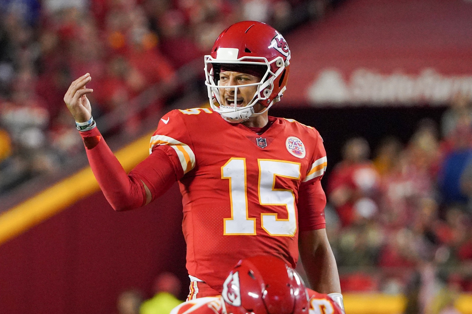 fantasy-football-dfs-stacks-draftkings-fanduel-week-14-2021