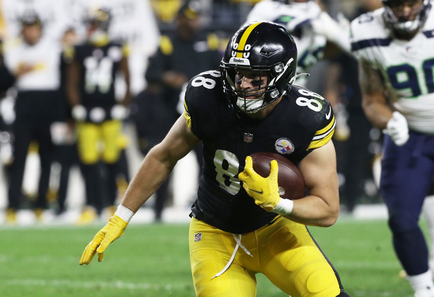 Should Steelers Pat Freiermuth Be Hopeful For An Elite Level Payday After  T.J. Hockenson Contract?