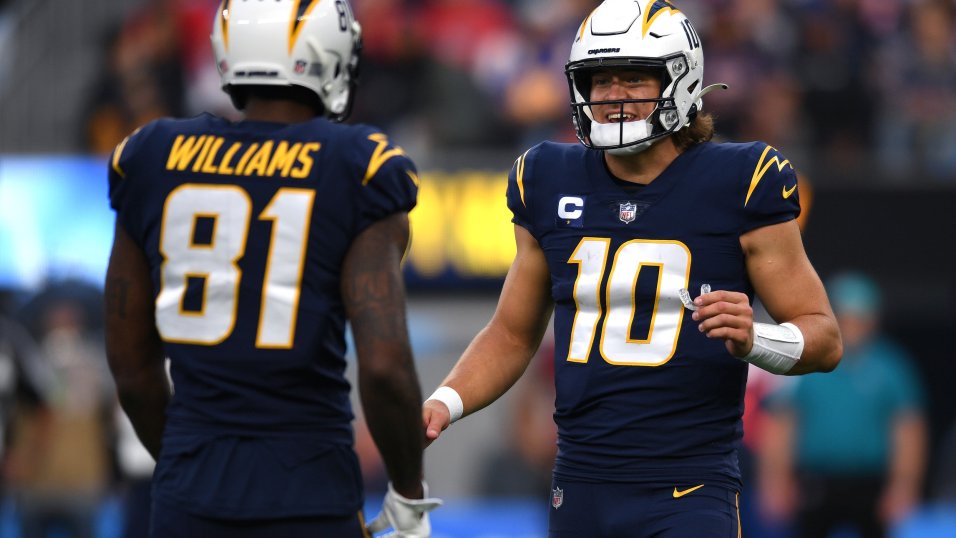 Week 11 DraftKings Sunday Night Football Showdown: Los Angeles Chargers vs.  Pittsburgh Steelers, Fantasy Football News, Rankings and Projections