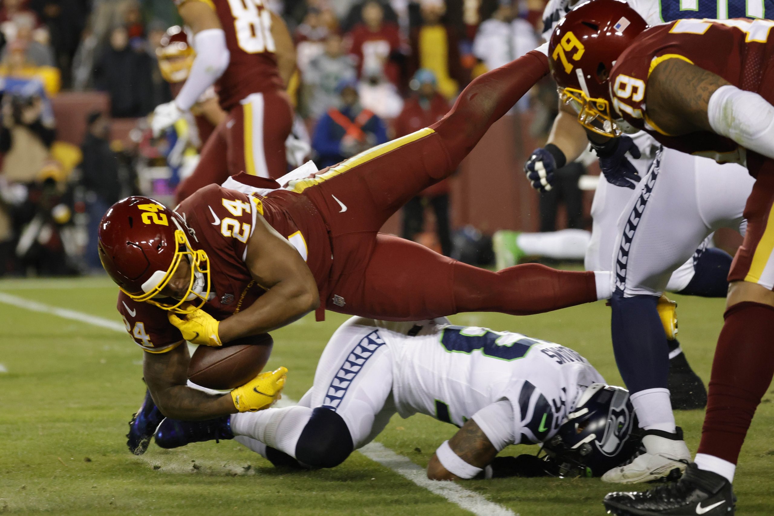 fantasy-football-immediate-takeaways-nfl-week-12-monday-night-football-seattle-seahawks-washington-football-team