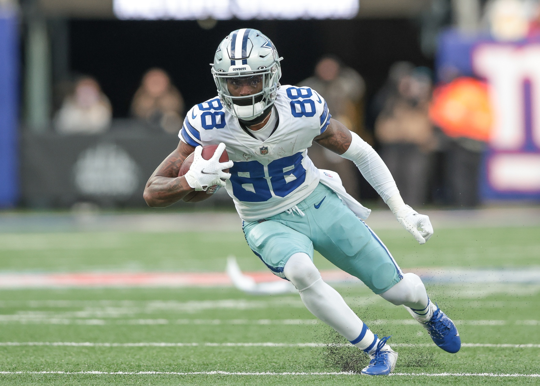 fantasy-football-draft-strategy-optimal-approach-for-picking-wrs-in-2022