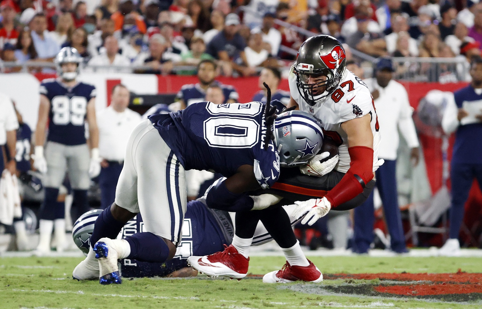 fantasy-football-nfl-week-14-fantasy-football-idp-start-sit-2021