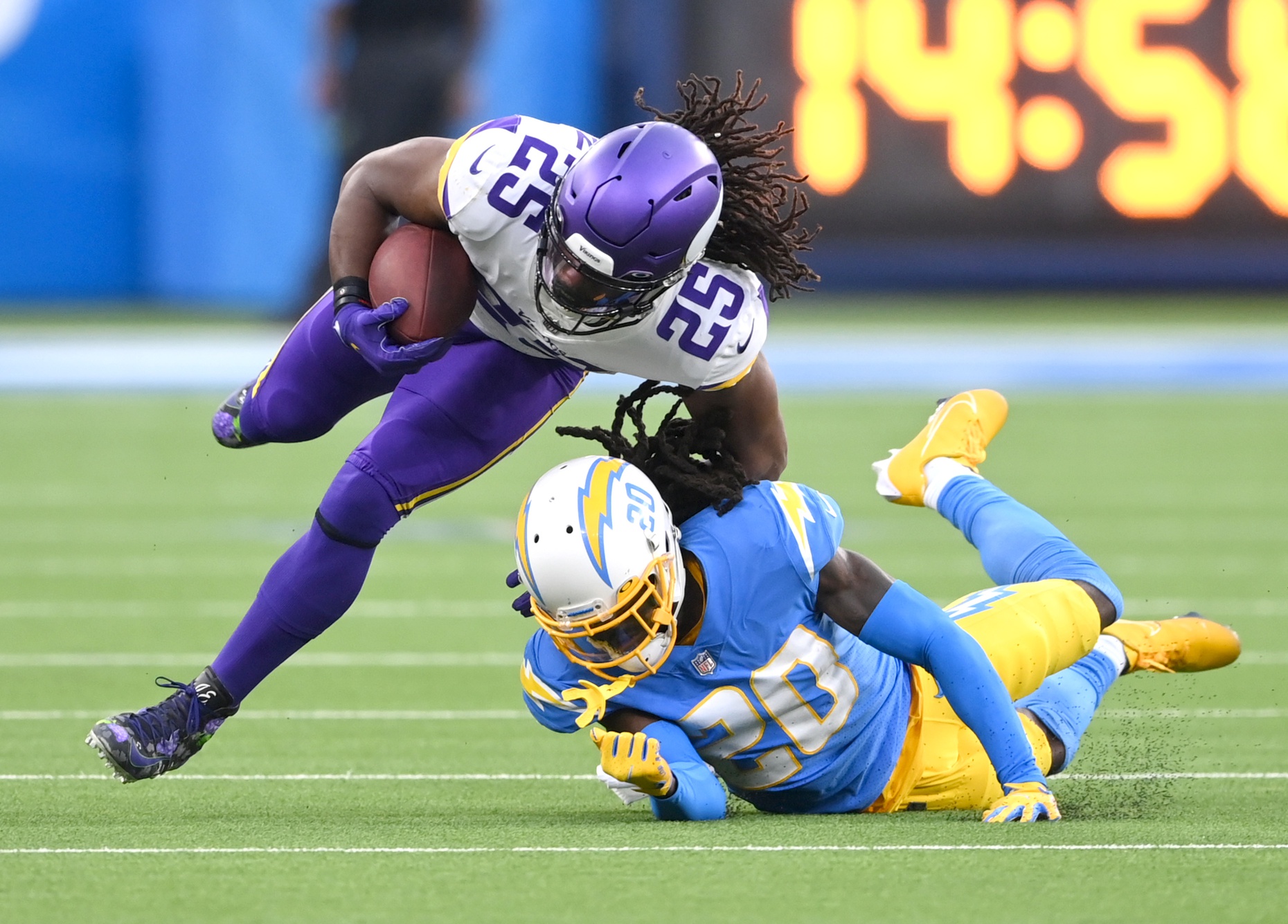 nfl-week-13-fantasy-football-dfs-targets-fades-jalen-hurts-alexander-mattison-2021