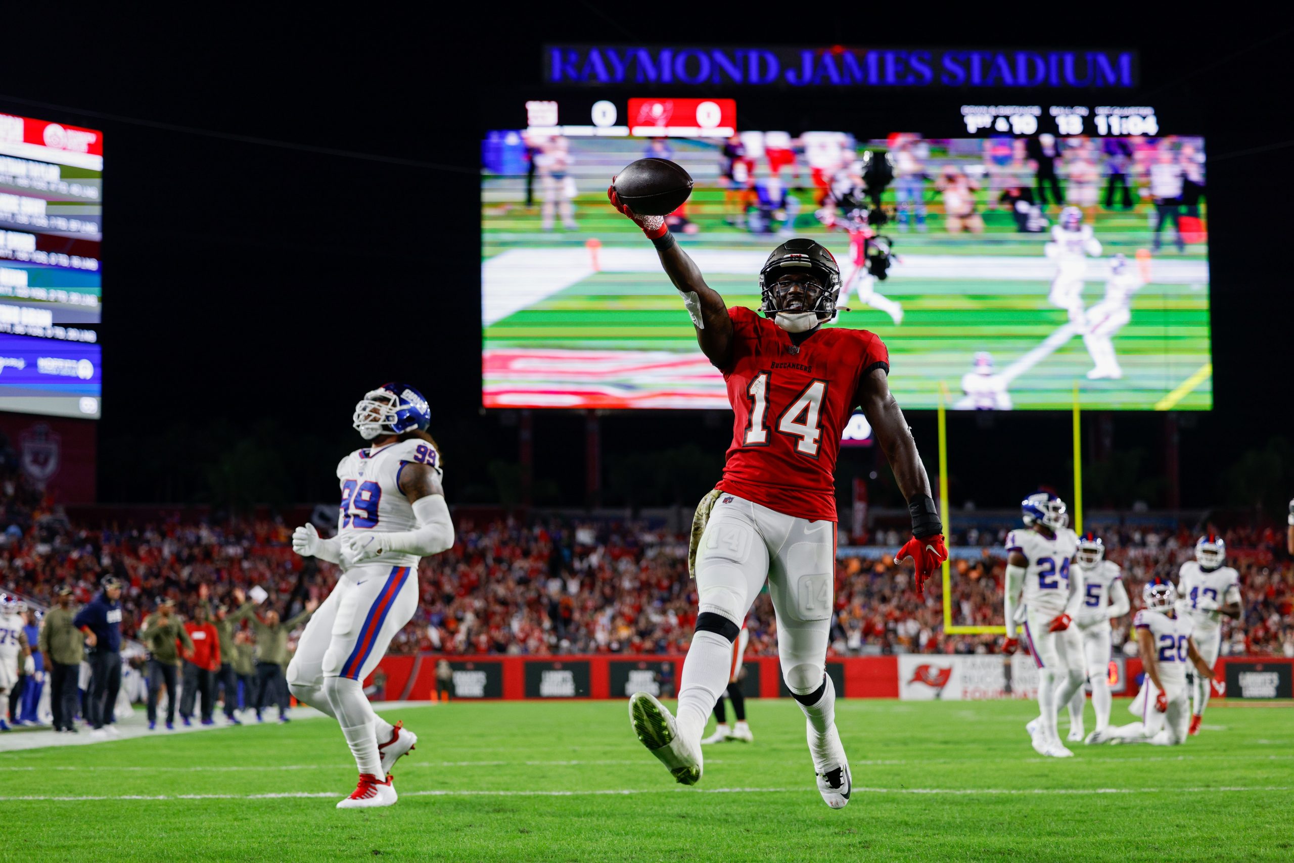 fantasy-football-5-wr-cb-matchups-target-avoid-week-13-2021