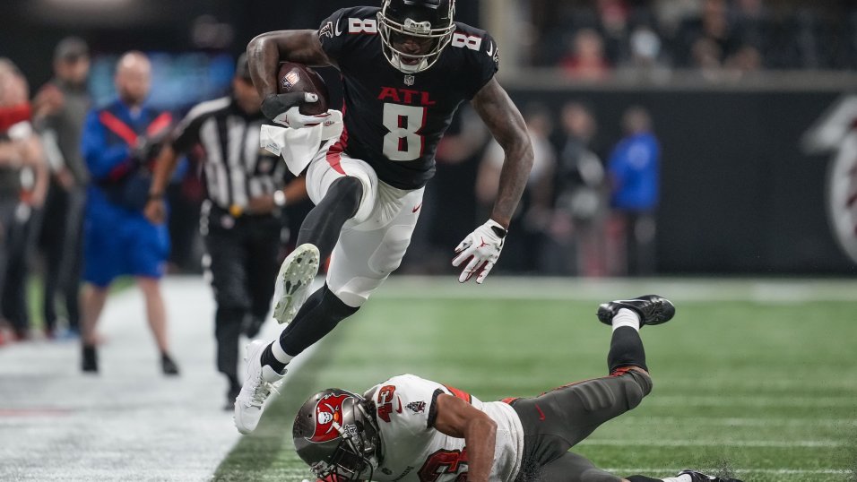 Falcons TE Lee Smith retires after 11 seasons, set to become youth